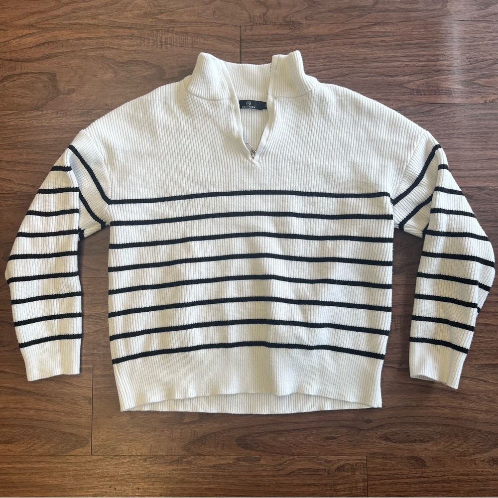 LILLUSORY Quarter Zip Mock Turtleneck Sweater Size Medium